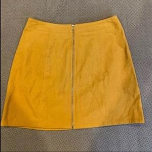 Brand New Size M Yellow Zip Front Skirt